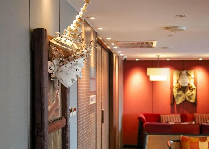 曼谷素坤逸11号巷美居酒店